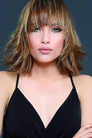Tendance Coiffure Craquez Pour Le Carre Cheveux Mi Long Tendances Coiffures Idees De Coiffures