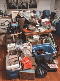 Minimal design minimalist home minimalism lifestyle declutter minimalist house design diy life hacks minimalist inspiration minimalist living tips here are all the details of my life, before and after minimalism. New Year New Home New Life