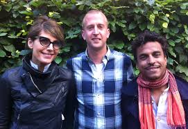 Gunnar greve styrer i dag et av kinas største plateselskap etter at han og alan walker fikk en av verdens rikeste menn, ma huateng. Flytter Cover Me Kampanje