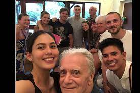 Her birthday, what she did before fame, her family life, fun trivia facts, popularity rankings, and before fame. Answered Prayer Vickie Rushton Meets Dad S Family After 26 Years Abs Cbn News