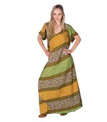 Trova tutti i capi all'ultima moda nella nuova sezione plus size e taglie curvy e trova l'abbigliamento che fa per te. Abbigliamento Taglie Comode Abiti Curvy Donna Online