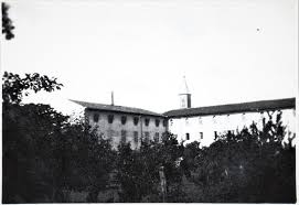 )je me rendis directement dans la patie habit pour l'école. Dans Les Secrets Du Carmel D Albi Dialogues Des Carmelites De L Immaculee Et Des Saints Anges Www Dedans Dehors Com