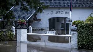 Weernieuwshet kmi had voor de hele provincie limburg code oranje afgekondigd waarbij intense regenval en stevige hagelbuien mogelijk zouden zijn. 7np3v Huvdo Wm