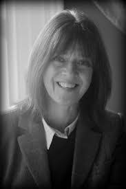 Amanda Brownlow's Instagram, Twitter & Facebook