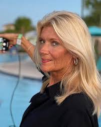 Donna Seddon's Instagram, Twitter & Facebook