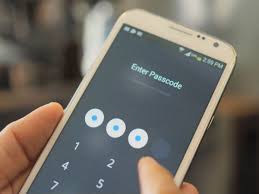 Customization is the name of the game on android, and samsung takes this a step further with its dynamic lock screen options. How To Unlock Your Samsung Phone If You Ve Forgotten The Lock Screen Pattern Pin Or Password Gizbot News