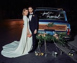 Check out our serena williams gift selection for the very best in unique or custom, handmade pieces from our shops. 5 Copycat Styles Like Hilary Duff S Wedding Dress Mywedding