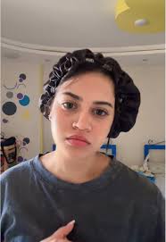 مقاطع مضحكة عن العصبية وطلب خفض الصوت