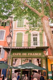 L Isle Sur La Sorgue Fontaine De Vaucluse Gordes Provence Julia Berolzheimer Provence Gal Meets Glam Travel Around The World