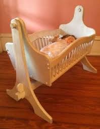 Free Wooden Doll Cradle Plans Em 2020 Brinquedos De Madeira Carrinho De Madeira Moveis De Madeira