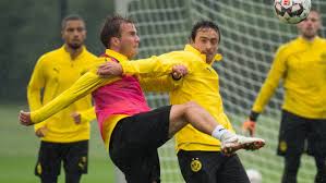 So Lauft Der Funfte Spieltag Gotze Nervt Den Bvb Rb Spielt Kindergarten Bvb Trainer Ralf Rangnick Fussball Bundesliga
