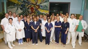 Klinički bolnički centar split (kbc split) najmlađi je klinički bolnički centar u hrvatskoj, najveći bolnički centar u dalmaciji te drugi po veličini bolnički centar u hrvatskoj koji zapošljava približno 3800 djelatnika. Kbc Split Home Facebook