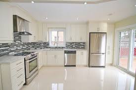 Luxury House For Lease In Brampton Fully Renovated Close To School And Shopping Minutes Away From Bus Terminal You Mu House For Lease House Rental Luxury House