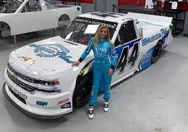 2020 sezonunda otomobil, motosiklet ve bir çok farklı kategorideki şampiyonalarda gerçekleştirilen tüm yarış, sıralama, antrenman seanslarını trmotosports.com nascar, otomobil sporları, tekrar izle içinde yayınlandıaraba, darlington, gander, haber, izle, motor sporları, motorsports, nascar, news. Decker Partners With Remarkable Pillow Throughout 2020 Nascar Gander Rv Outdoor Truck Series Natalie Decker Racing