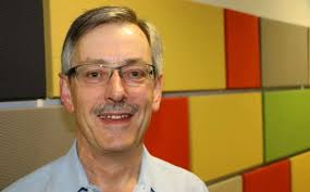 Journalist and commentator Rod Oram dies after heart attack while cycling