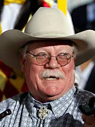 Chrome owner gets mixed greeting at Churchill Downs