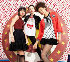Forever 21 Brings A New Twist To Fashion Cirque 21 Hot Beauty Health Fancy Tees Fashion Puffy Dresses