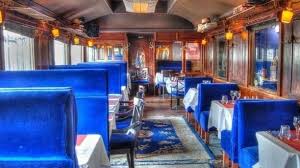 Restaurant Le Wagon Bleu 75017 Paris Restaurant Insolite Paris Restaurant Insolite Restaurant