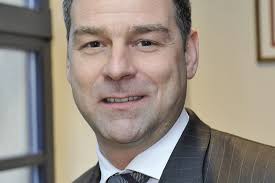 Carillion's Howson steps back into COO role at troubled firm