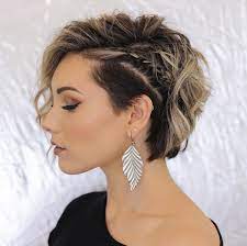58 Hottest Shaved Side Short Pixie Haircuts Ideas For Woman In 2019 Short Hair With Layers Prom Hairstyles For Short Hair Thick Hair Styles