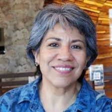 Laura Leal's Instagram, Twitter & Facebook