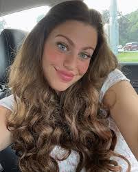 Sarah Maltz's Instagram, Twitter & Facebook