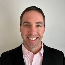 Stephanie Gratton's Instagram, Twitter & Facebook