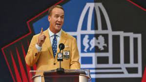 Manning also got in a quick jab at brady's social media tendencies. Ky0iqxkqwm74em