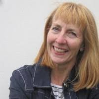 Kim Sankey's Instagram, Twitter & Facebook