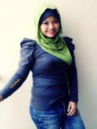 Image result for tante berjilbab yang nakal