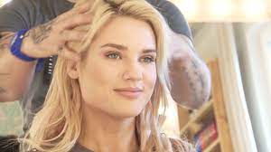 Net worth, overview, biography, birthday, family, and many more. Jej Kariera Zaczela Sie Od Top Model Karolina Gilon Youtube