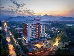 Buat mereka yang gemar berjalan kaki, lokasi seperti padang kota dan mural street art hanyalah berdekatan dengan hotel ini. Hotel Ternama Di Ipoh Penuhi Permintaan Sektor Pelancongan