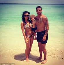 Kyle walker came off the bench to go in goal for manchester city after substitute goalkeeper claudio bravo saw red. Kyle Walker Bio Girlfriend Parents Height Weight Measurements Wikidaddy