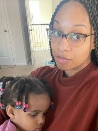 Erin Laskowski's Instagram, Twitter & Facebook