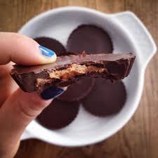 Mignardises Au Chocolat Et Coeur Au Beurre D Amande Beurre D Amande Chocolat Alimentation