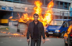 Strong violence includes shooting, stabbing, chases, explosions. Rezension The November Man Es Ist Niemals Vorbei