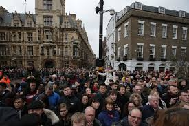 Some 500 guests were invited to the private funeral at great st mary's church for the service. Colleagues Stars Hail Stephen Hawking At Cambridge Funeral Arab News