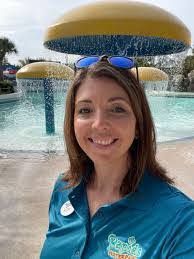 Leslie Leishman's Instagram, Twitter & Facebook