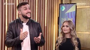 Check spelling or type a new query. Arthur Responde Comentario De Internauta Sobre Trocar Carla Diaz Por Aline Riscado E O Que Diz Causa Espanto Confira Diario Ao Vivo