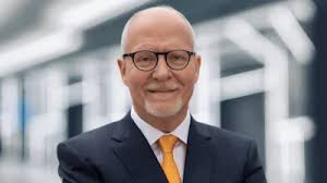 Jonathan and Tobye Ostrow buy 1902 W. Belmont Ave. 3, Chicago