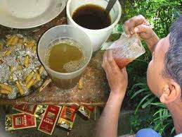 Setelah itu air ketum mulai dilarang karena berbahaya, berikut ini beberapa bahaya yang diakibatkan dari minum air ketum: Bahana Minum Air Ketum Sahabat Baik Aku Pergi Untuk Selama Lamanya