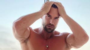 Bastian yotta gewinnt die 100.000 euro siegprämie, doch das war ja schon bekannt. Job Flaute Nach Shitstorm Jahr Yotta Setzt Auf Onlyfans Promiflash De