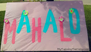 Hawaiian decor theme is perfect for summer homes and cottages. Aloha It Is Time To Have A Luau Party