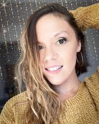 Katie Winton's Instagram, Twitter & Facebook