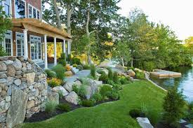 Lovely Landscape Ideas You Might Try For Your Backyard Lake House Landscape Landscapi Outdoor Landscape Design Traditional Landscape Backyard Landscaping