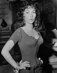 Albumul foto „italia mea a fost un motiv de mândrie pentru ea. Gina Lollobrigida As Esmeralda In The Hunchback Of Notre Dame 1956 Famousfix Com Post