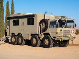 Bundu Basher Vehicule D Expedition Camion Camping Car Vehicules Militaires