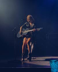 Taylor Swift Lover Taylor Swift Wallpaper Taylor Swift Pictures Taylor Swift Concert