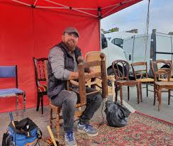 We did not find results for: Portrait Le Rempailleur De Dinan A Grandi Sur Les Marches Le Petit Bleu