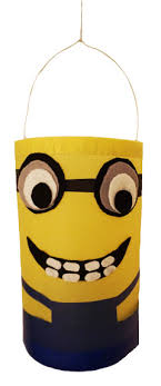 Bastelvorlage für ein glücksschweinchen zu sylvester passend zum jahresabschluss haben wir noch ein kleines bastelprojekt in form eines schweinchens aus tonkarton vorbereitet: 32 Minions Bastelvorlage Kostenlos Besten Bilder Von Ausmalbilder